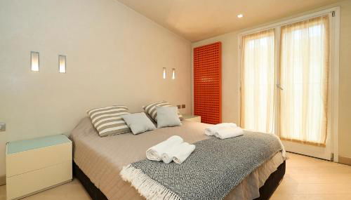 Luxury House - 2 Minutes Walk from Central Station - Photo 1, towels