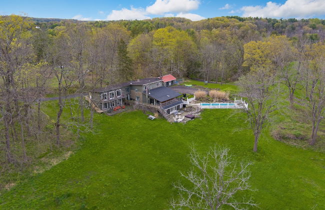River Lodge by Avantstay 11 BR Historic Estate w/ Pool & Views of Hudson! - Foto 43