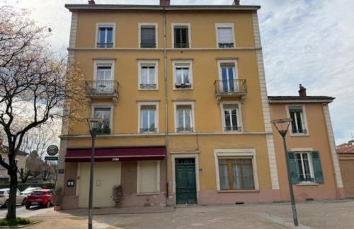 OULLINS T3 COSY 70M2 - 6 Pers 2 Chambre - 2 Mezzanines Métro & centre à Pied - Foto 11