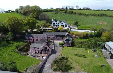 The Farmhouse - Photo 7