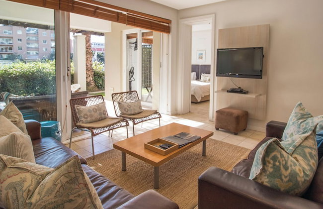 Two Bedroom Apartment - Fully Furnished and Design - Photo 1