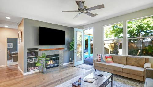 Wine Country Retreat with Hot Tub & Mini Golf - Foto 1