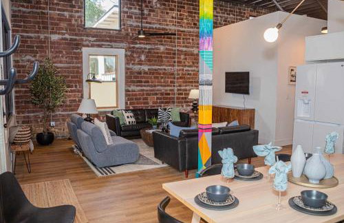 The Pearl & Oasis Duo Stylish 8BR Retreat - Photo 34