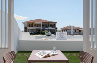 FOS Luxury Suites - Photo 22