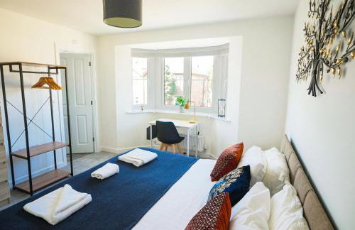 Premium Central 2 Bedroom Apartment Near Station with 2 Parking Spaces - Foto 14