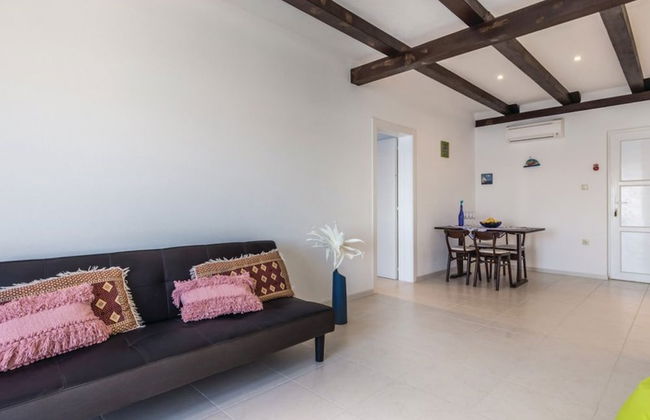 Sunny Beachfront Jablanac Apartments - Foto 6