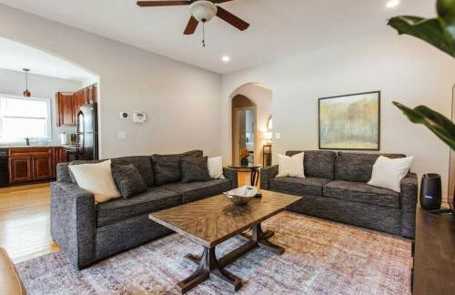 Meet Me in Athens I Beautiful 4-Bdrm House I 1 Mile to DT and Mins to UGA - Foto 27