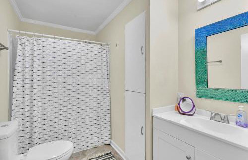 Park your Boat! Mins from the Ocean•Screened Porch - Foto 27