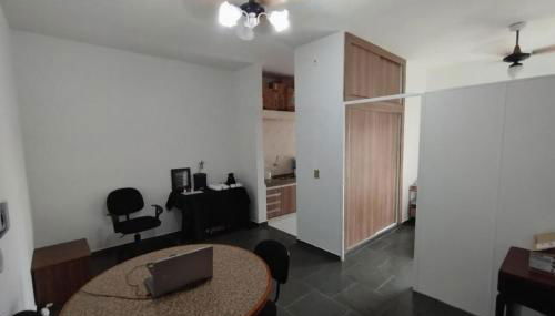 Acomodação Tranquila no Centro - Foto 2