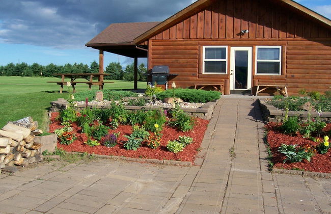 Sunset Pines Resort - Photo 1