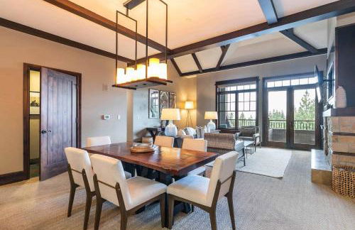 One Village Place 502 by East West Hospitality - Foto 6