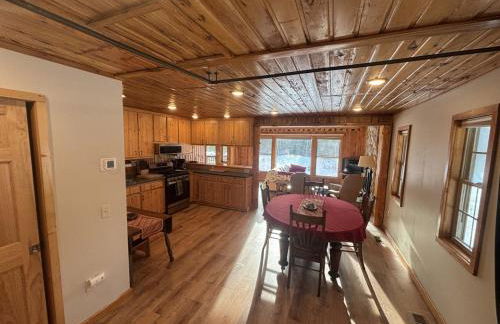 Snowmobile, ATV, Horseback Riding Haven with Quick Trail Access & Games & Entertainment Room - Foto 44