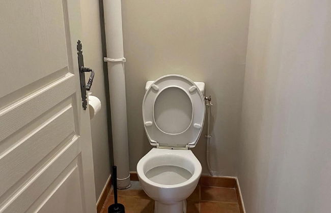 Luxury Villa With Covered Terrace in Chalais - Foto 12