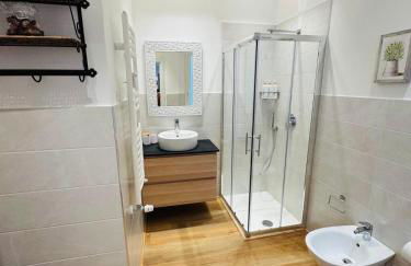 Bright and Spacious Elegant Apartment 5 min Airport - Foto 22