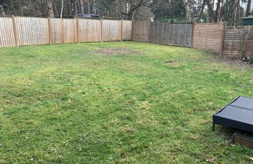 5 Bed Camberley Airport Accommodation - Foto 22