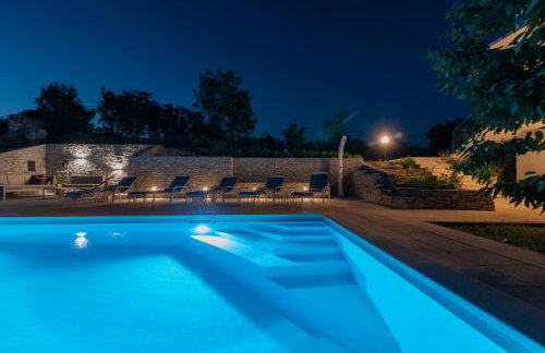 Villa Bacio with heated pool, starlink internet - Foto 28