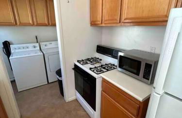 Entire Home by Newport Beach, Disneyland and SNA! - Foto 8