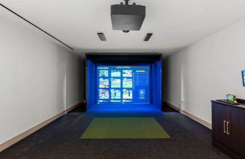 City Skyline Views & Rooftop Pool at District 225 - Foto 63