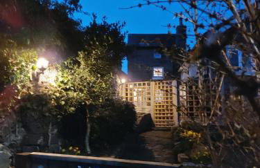 Puzzle Cottage, Quirky Dales Cottage for 2 - Photo 17