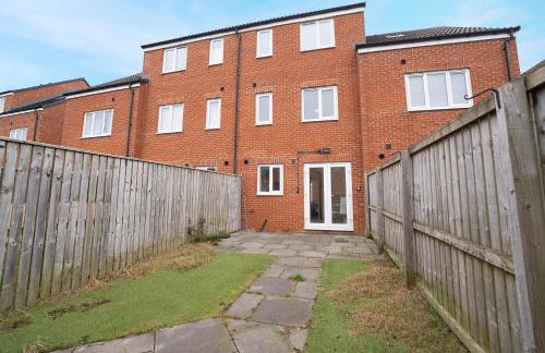 New! Spacious Retreat for 10 Perfect for Families! - Photo 35