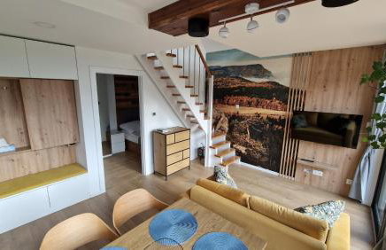 Brzuchem do góry - Foto 7