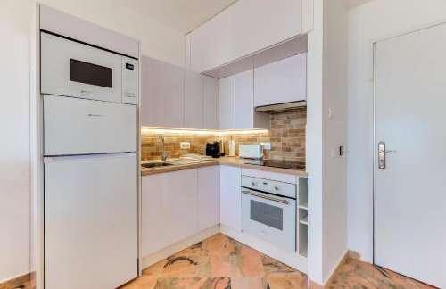 Sea Front Beach Studio Apartment - Foto 15