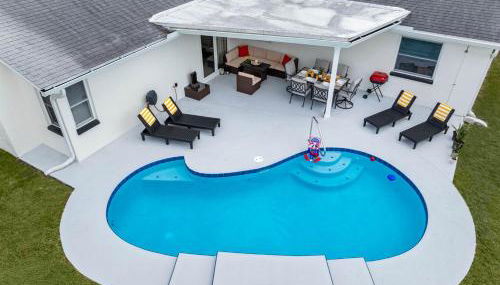 Luxe Getaway w Pool, Games & Fun Vibes - Foto 2