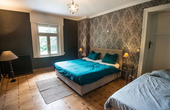 Magnificent Luxury Chateau in Vast Garden with Sauna & Hot Tubs - Photo 17