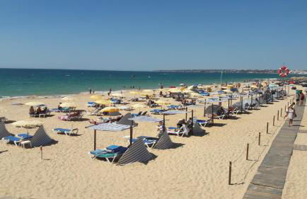 Luxurious first floor apartment with balconies overlooking pool and gardens. - Foto 41