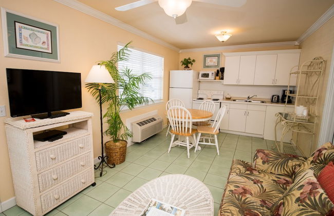 Tradewinds Beach Resort - Foto 32