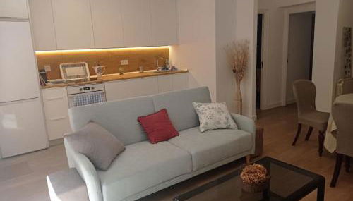 Piso con terraza junto a la playa - Foto 1