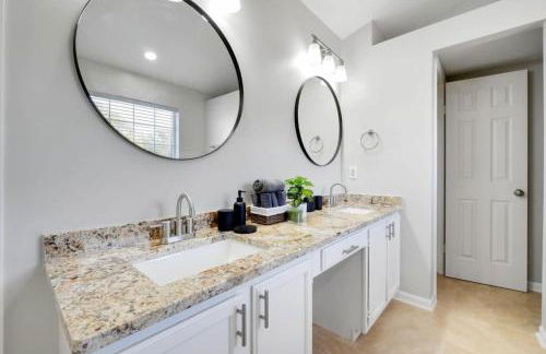 Lewisville Estate - Spacious 5BR w Game Room - Foto 24