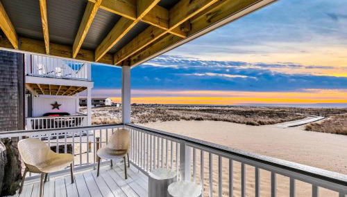 Stunning Bay Views | Beach Access - Deck - Parking - Photo 5