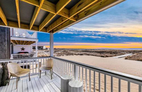 Stunning Bay Views | Beach Access - Deck - Parking - Photo 5