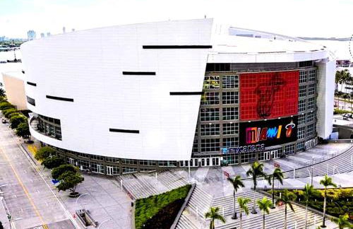 Balcony 2BR Apartment with Free Parking near Freedom Park & Brickell - Foto 57