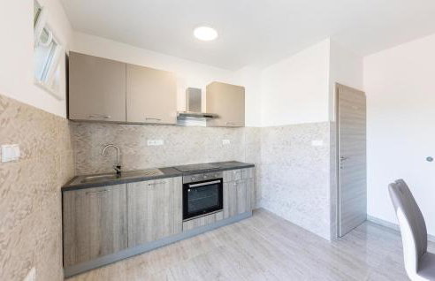 Gorgeous Home In Muc Gornji - Photo 12