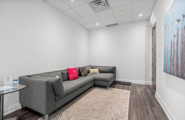 Bright Suites Finch West - Foto 14