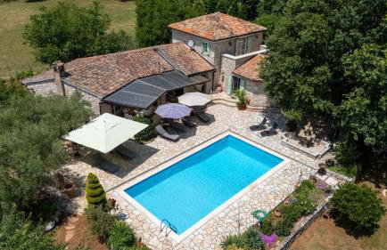 Villa Karim with private pool and BBQ - Foto 2