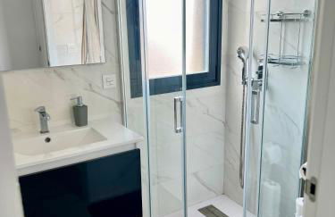 Air-conditioned Elisa Apartment with spacious sunroof lounge and swimming pool - Foto 25