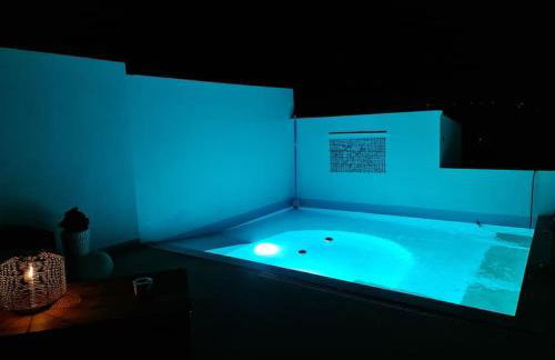 Villa piscine balnéothérapie et jacuzzi entièrement privée - Foto 32