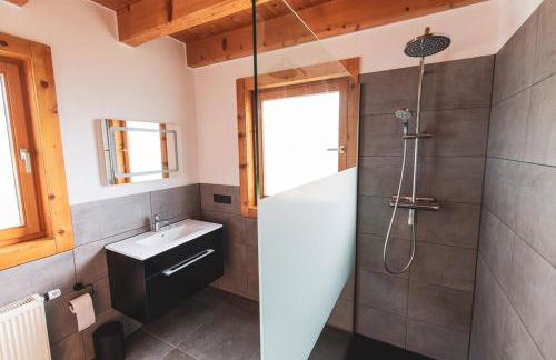 Gemütliches Holzhaus bis 12 Schlafplätze - Foto 4