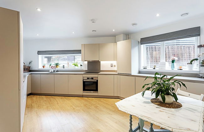 Quiet and Spacious Four Bedroom House - Foto 18