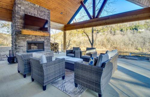 Waterfront Flippin Retreat with White River Access! - Foto 2