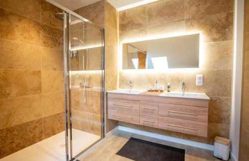 Lodge ou Gîte de caractére avec jaccuzi spa piscine - Foto 42