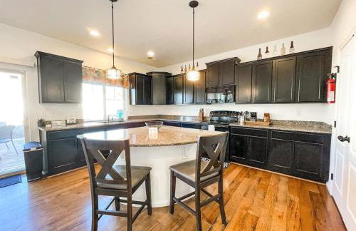 Spacious Family Getaway 20min to downtown sights - Foto 12