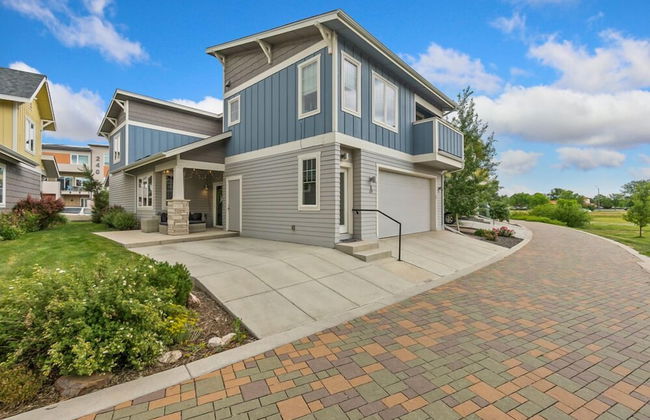 Contemporary Studio – Sunny, Stylish and Spacious - Photo 14