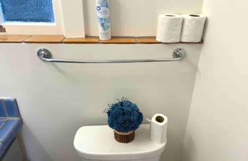 Front House 3 bedroom flat nice street, walk to BART, shops - Photo 12