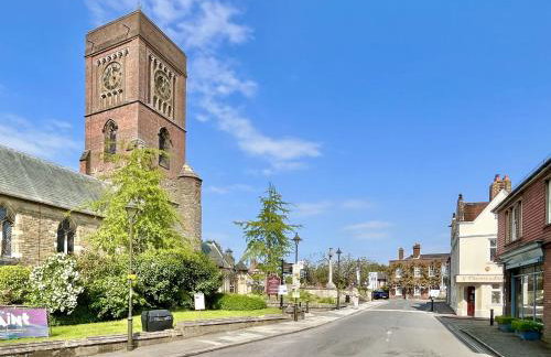 Woodland Cottage by inspirestays-com - Photo 37