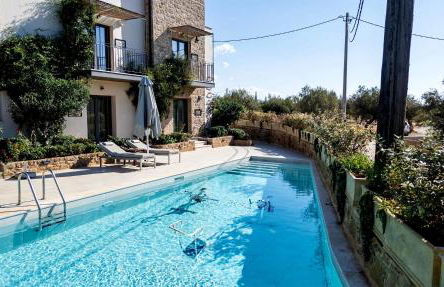 Kannas Mani Luxury Suites -Adults Friendly 14 Plus - Photo 12