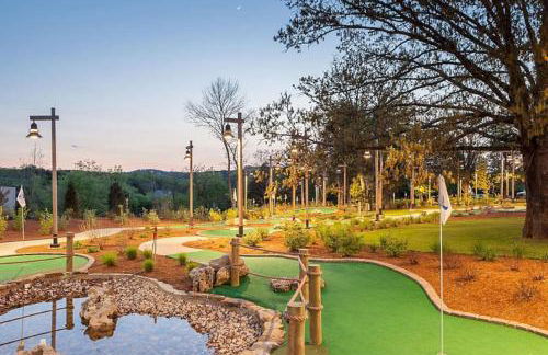 Relax surrounded by nature in this 1BD resort condo with resort amenities - Foto 21